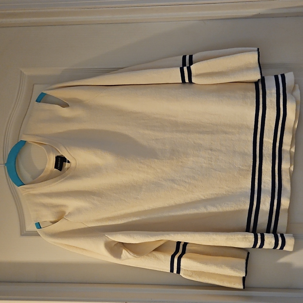 LANE BRYANT ~ In Great Condition 18/20 ~ COLD-SHOULDER Bell Sleeve Sweater